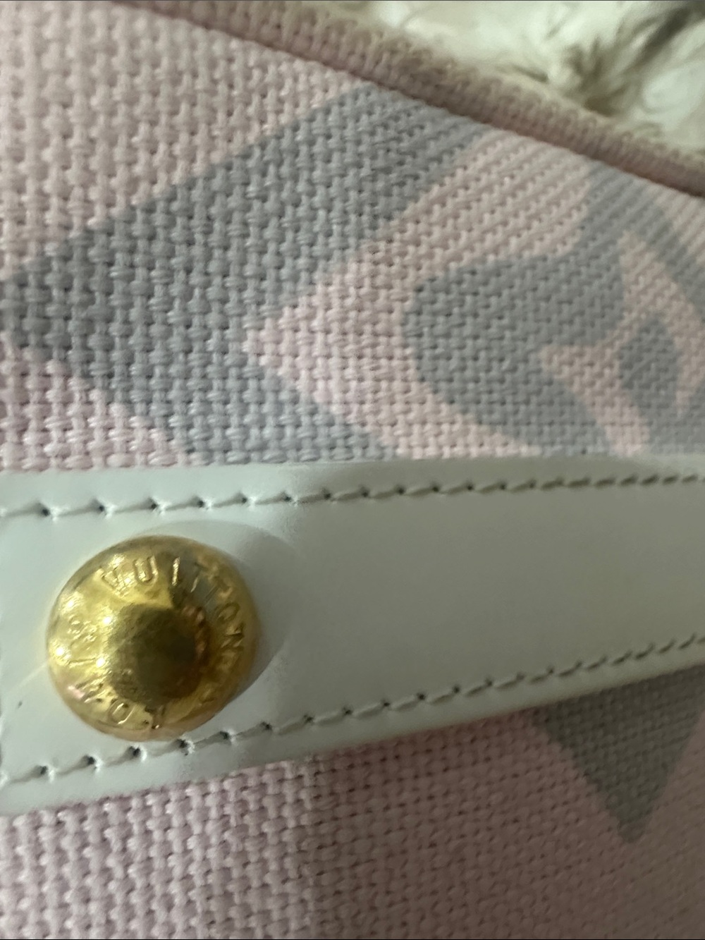 LOUIS VUITTON LIMITED EDITION Blush Pink Canvas Tote with White Leather Trim - Picture 7 of 10